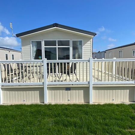 Palm Grove 181- Golden Palm - Pet Friendly, Wifi, Central Heating, Bed Linen - Meadow Lakes Caravan & Lodge Hire Chapel Saint Leonards Exterior photo