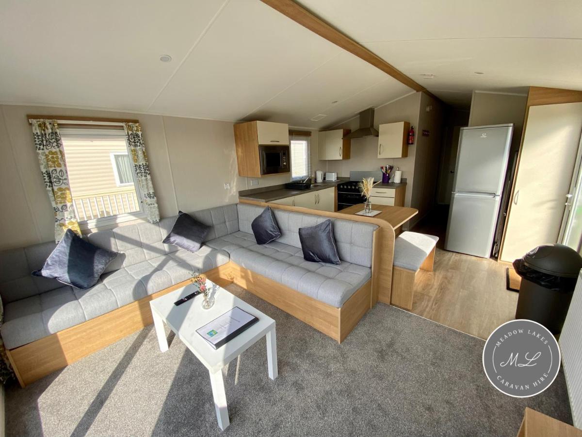 Palm Grove 181- Golden Palm - Pet Friendly, Wifi, Central Heating, Bed Linen - Meadow Lakes Caravan & Lodge Hire Chapel Saint Leonards Exterior photo